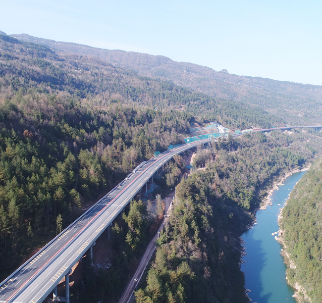 11-鎮(zhèn)廣高速A1合同段項目為全國首條...